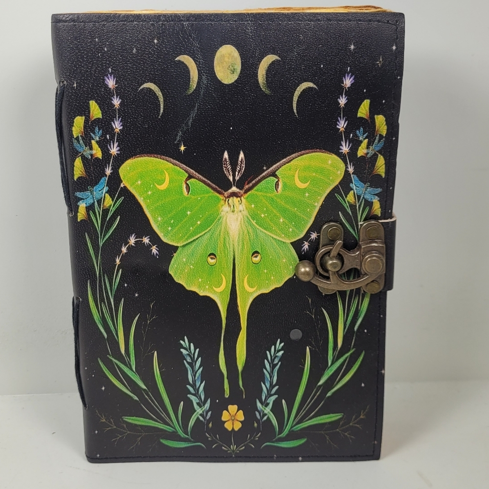 Blank Spell Book of Shadows Journal with Lock Clasp Vintage Handmade Leather Lun